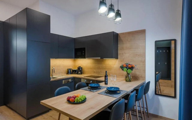 High End Suite Klauzal with AC