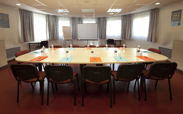 Urban Lodge (by Popinns)