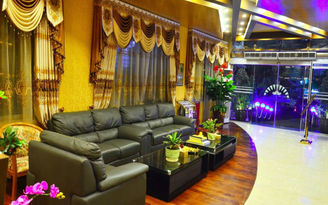 Golden City Light Hotel