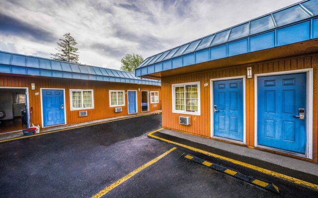 Royal Gateway Motel By OYO