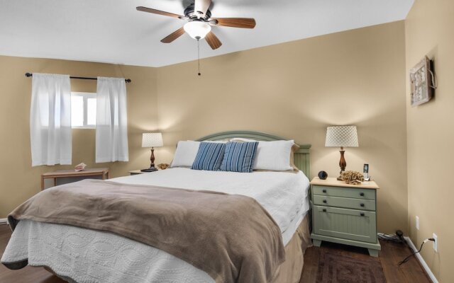 Holiday Surf and Racquet Club 412