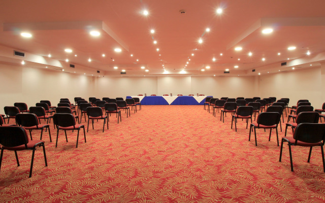Windsor House Inn By Geh Suites