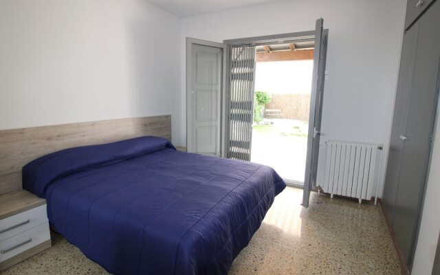 Alluring Holiday Home in Empuriabrava With Pool