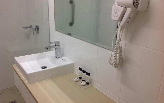 Cairns Queenslander Hotel & Apartments