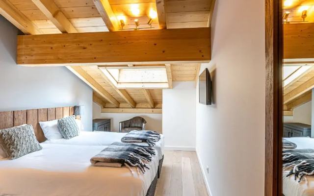 Penthouse with private sauna and wine climate cabinet