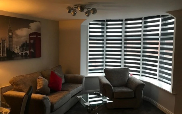 2 Bedrooms Sleeps 6 Near Top Blackpool Attractions