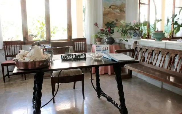 Hostal Residència Catalina Vera