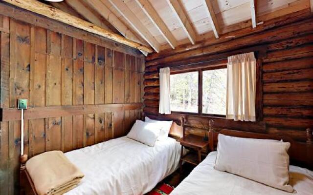 Sprucewood Cabin by RedAwning