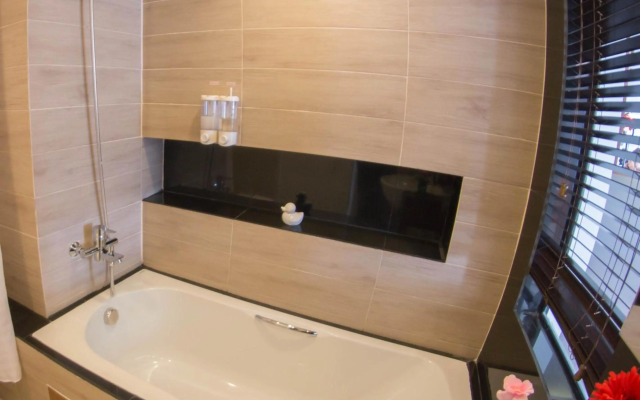 Racha Residence Sri Racha