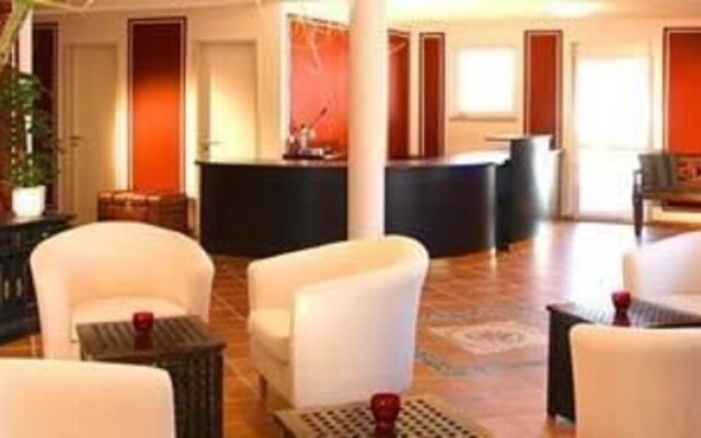 Airport Regent Hotel