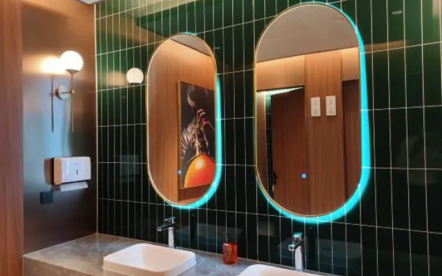 Orange Hotel (Shenzhen Bao'an International Convention And Exhibition Center) – Bathroom – Shenzhen