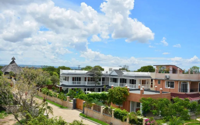 Fiorella Beach House, Diani Beach