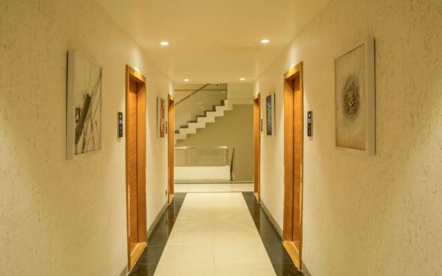 Hotel Reva Regency