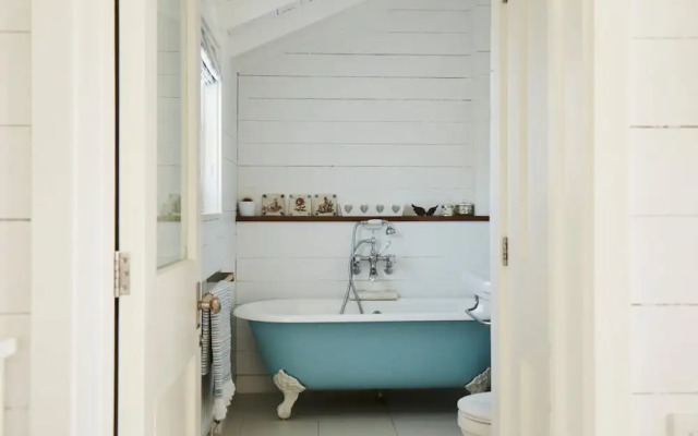 Beachfront House w Pool Steam