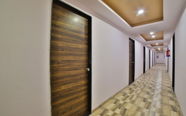 OYO Flagship 27974 Madhuram Arcade