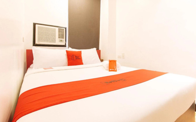 RedDoorz Plus Near Bamboo Organ Las Piñas