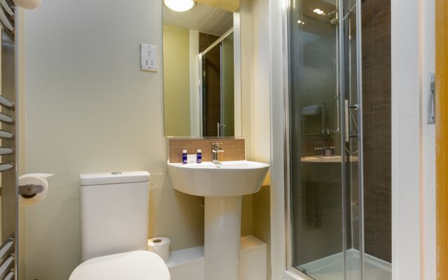 Logan Bay -  Donnini Apartments