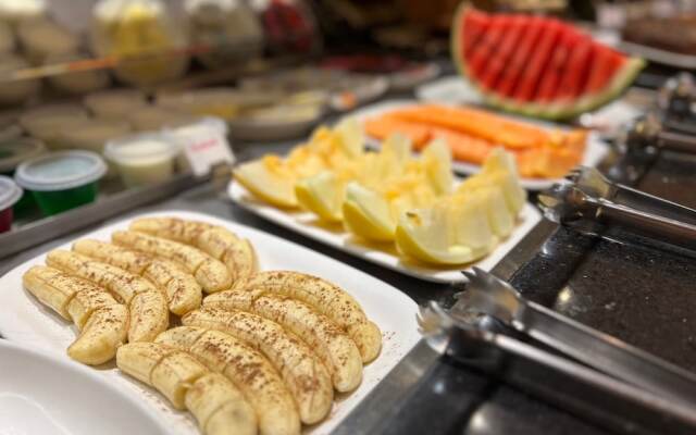 Premier Garden Hotel