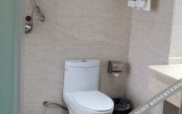 Junyi Hotel (Weinan Baishui Dongfeng Road Yadong Branch)