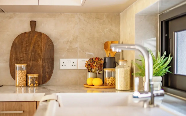 Sanders River Plaza Limassol Apartment