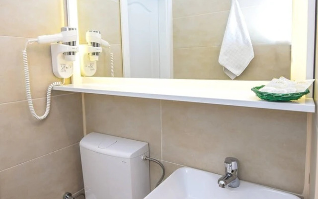 Privilege Apartment - Two Bedrooms - 5 Guests - Cismigiu Gardens