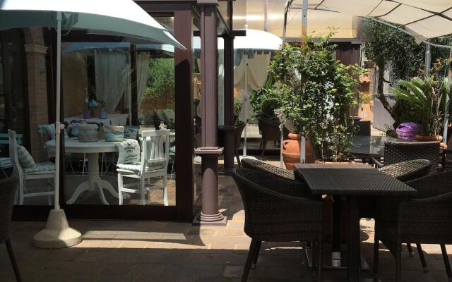 Euro House Inn Airport