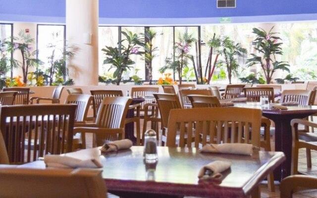 Reef Yucatan Hotel and Convention Center All Inclusive