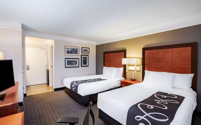 La Quinta Inn & Suites by Wyndham Houston Baytown East