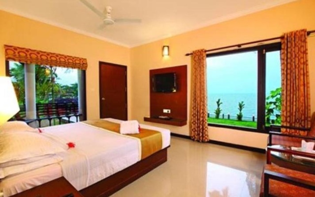 Leisure Vacations Goldfield Lake Resort – Guest Rooms – Kumarakom