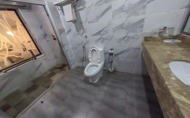 Maxbe Continental Hotel