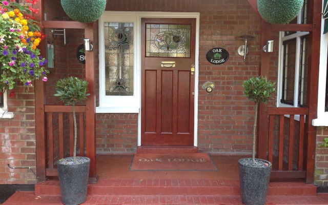 Oak Lodge Hotel