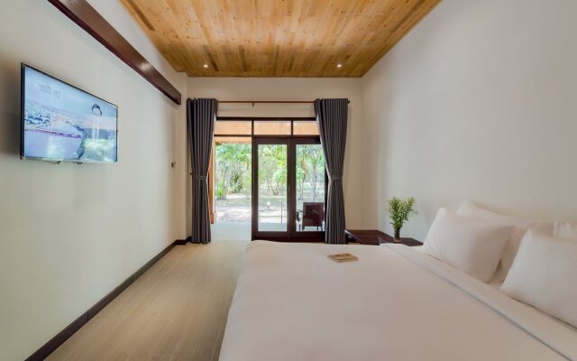 The Tahiti Beach Hotel