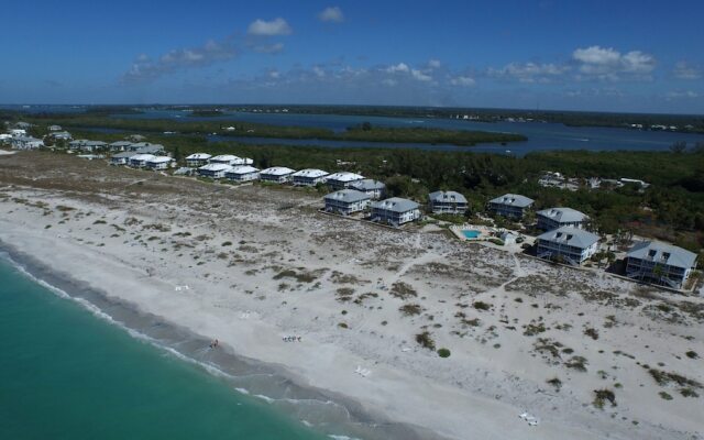 Palm Island 1 Bedroom Deluxe Villa by RedAwning