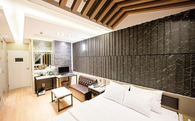 Gimcheon The B&B Hotel