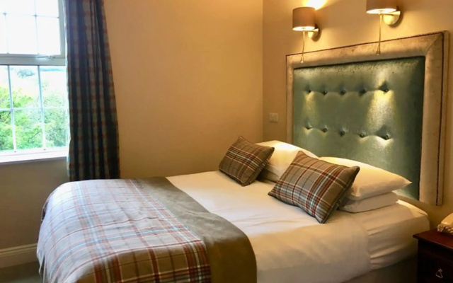 Falls Hotel & Spa