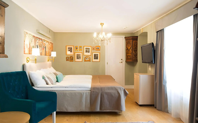 Lady Hamilton Hotel