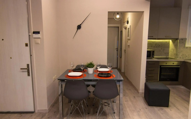 Luxury apartment 10’ from the center!