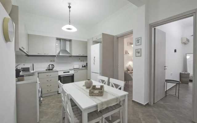 Irida With 1 Bedrooms and 1 Bathrooms