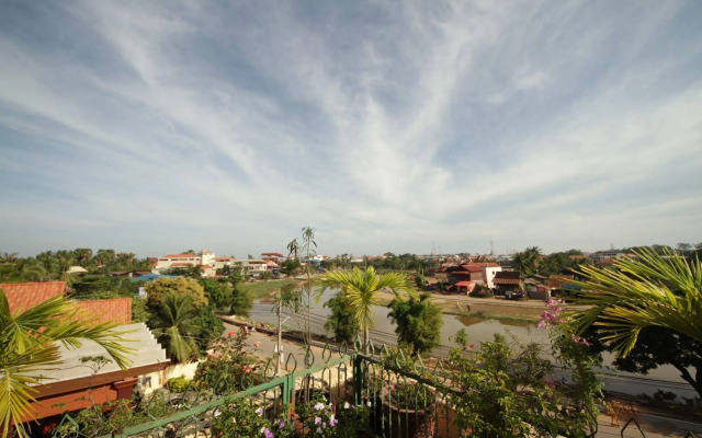 Siem Reap Riverside Hotel