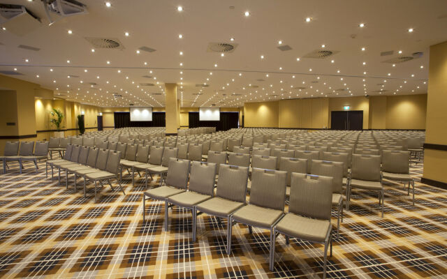 Rydges World Square