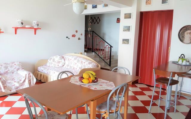 Holiday House Viriola Rossa
