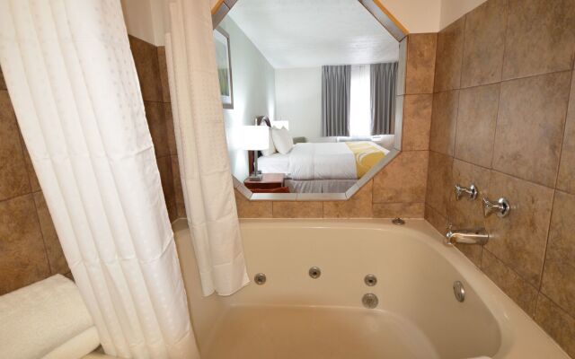 Quality Inn Alexis Rd
