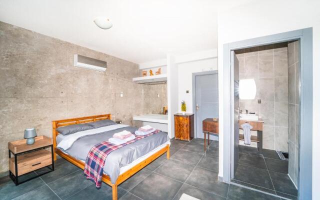 Chardonnay Guest Studio Rooms with Great view for nature lovers