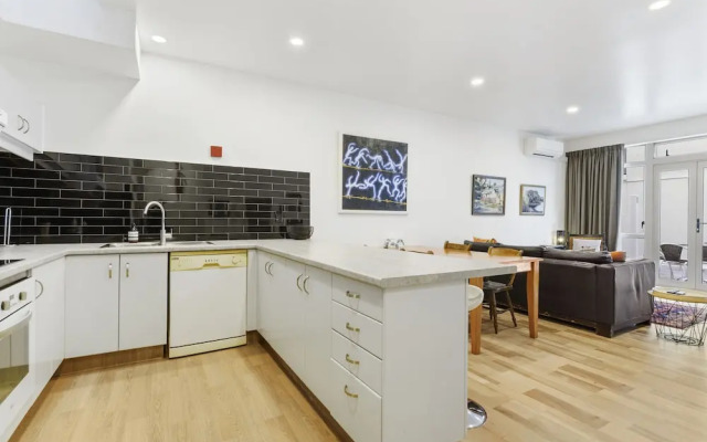 CBD Spacious 3 Storey Terrace House