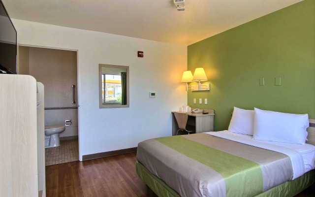 Motel 6 Austin, TX - North