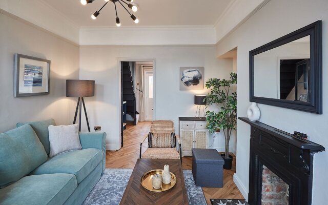 Host Stay The Railman s House