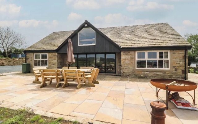 Meadow Top Farm Barn