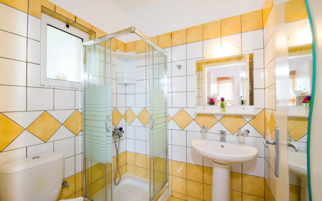 Stamatakis Boutique Studios