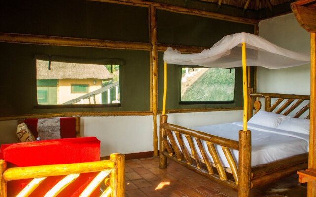 Queen Elizabeth Park View Tourist Lodge