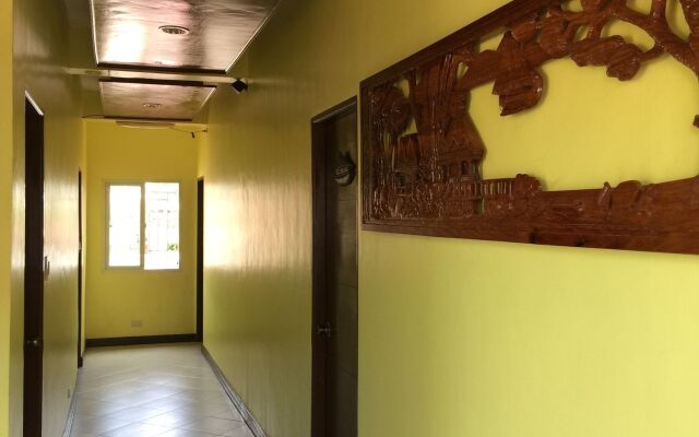 Luis Bay Travellers Lodge Coron